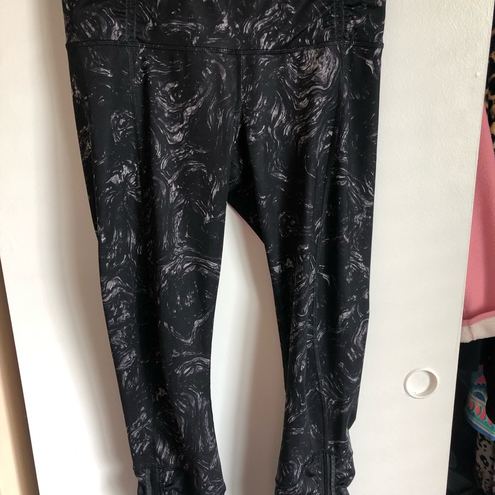 LuluLemon Athletic Leggings Size 6